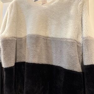 No Boundaries Cream and Gray Crew Neck Sweater runs small